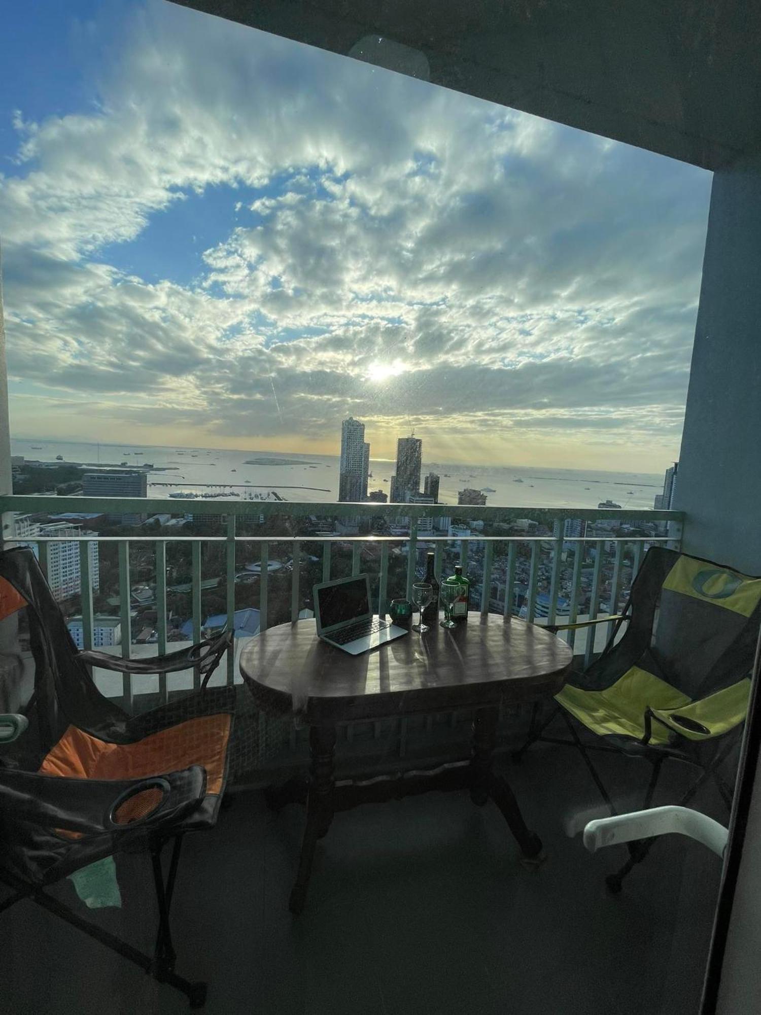 Green Residences Stays By Pbyy Manille Extérieur photo